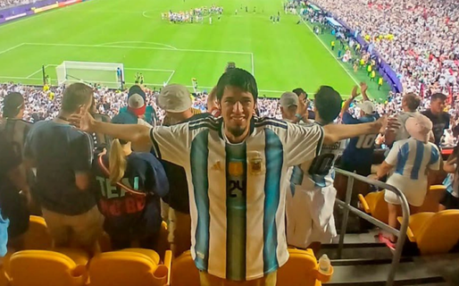 Un profesor de Cushamen dejó su trabajo para viajar al Mundial