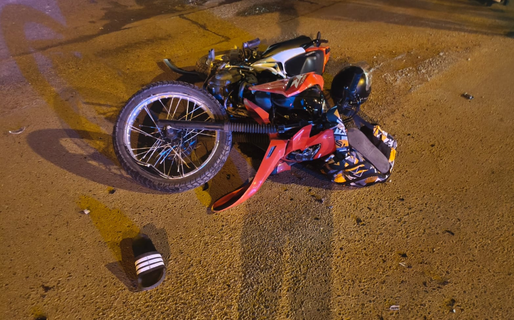 Chocó contra un motociclista y huyó: se presentó horas después en la comisaría
