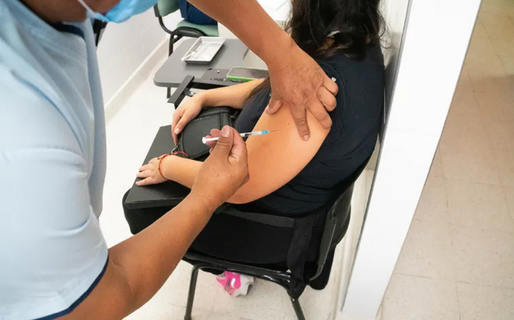 El Hospital Alvear extenderá el horario del vacunatorio los días viernes