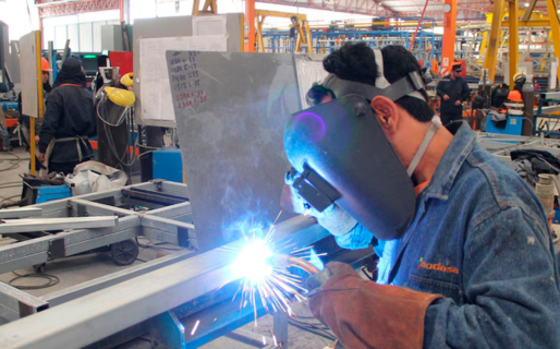 El 20% de las empresas industriales anticipa que su producción seguirá bajando en los próximos meses
