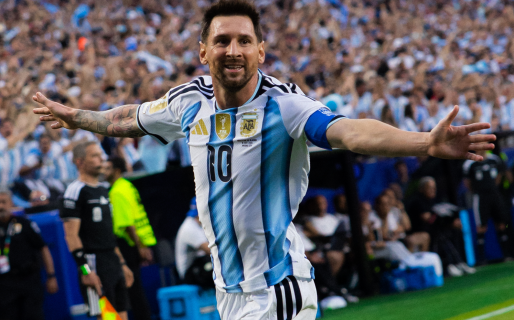 Con su gol contra Algeria, Messi llegó a los 14 tantos y está a dos del récord histórico