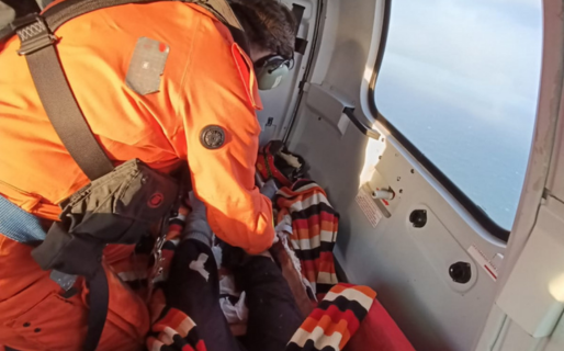 Prefectura aeroevacuó de urgencia a un tripulante herido a 300 kilómetros de la costa de Chubut