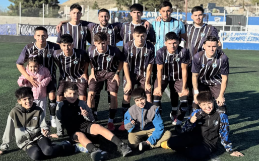 Saavedra sostiene la punta a fuerza de goles