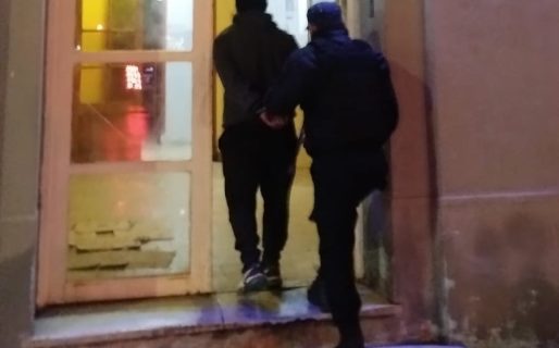 Intentó llevarse más de 30 mil pesos en chocolates sin pagar y terminó detenido