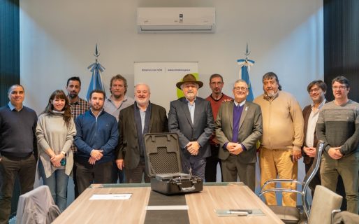 El Municipio entregó equipamiento de alta tecnología a la UNPSJB para el monitoreo y gestión del riesgo geológico