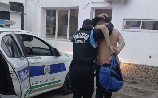 Dañó un auto en avenida Yrigoyen e intentó escapar: terminó detenido