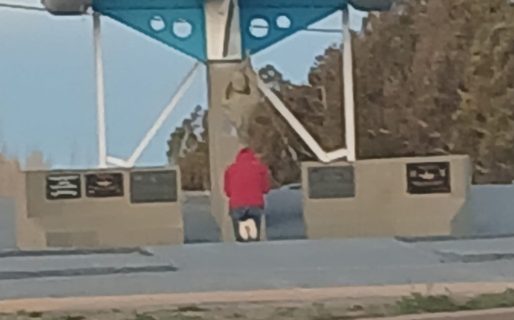 El video más emotivo del Argentina-Inglaterra: una oración, un abrazo y lágrimas en Comodoro