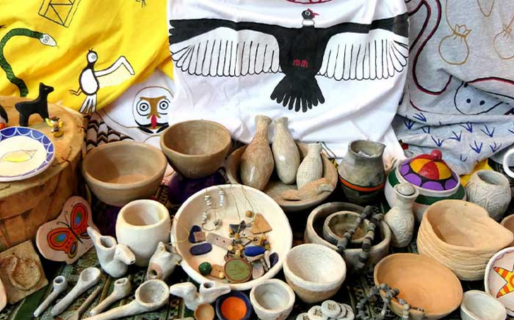 Inauguran en Rada Tilly una muestra de barro inspirada en los pueblos originarios