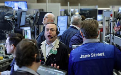 Jornada financiera: el petróleo saltó 10%, cayeron las acciones argentinas y el riesgo país no pudo perforar los 400 puntos