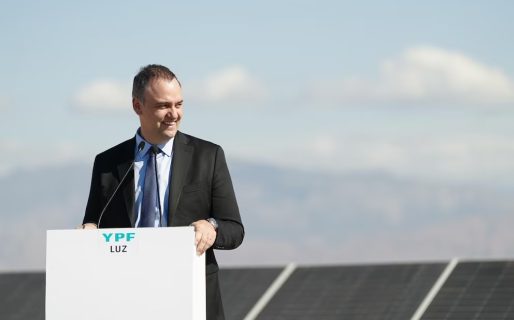 Manuel Adorni presentó su renuncia al directorio de YPF