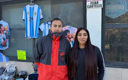 La fiebre mundialista impulsa la venta de banderas y camisetas entre los comodorenses