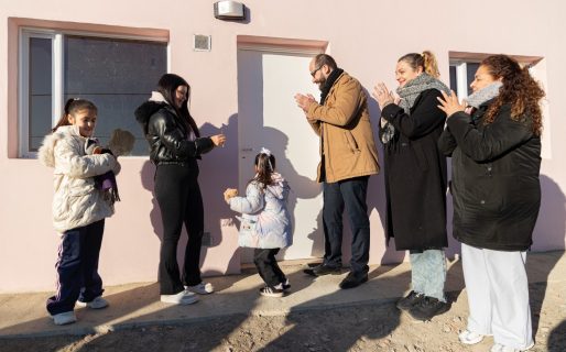 Entregaron dos casas sociales a familias en situación de vulnerabilidad