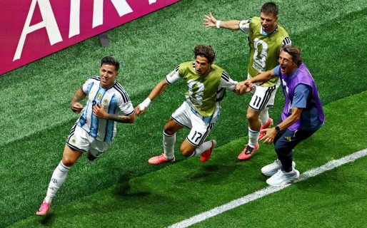 La Selección dio vuelta un partido dramático, le ganó 3-2 a Egipto y se clasificó a cuartos de final