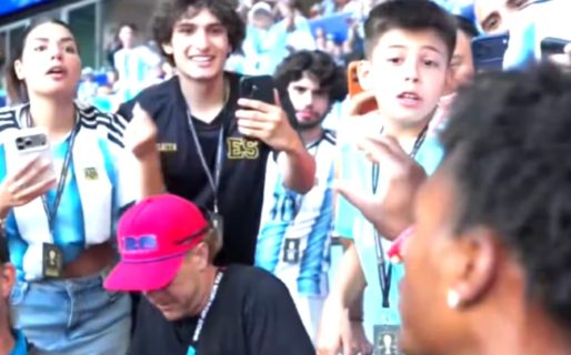 La FIFA abrió una investigación tras los insultos racistas de una fanática de la Argentina al streamer Speed