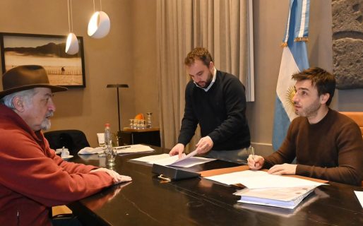 Plan Galina: Torres firmó el decreto para licitar la construcción del nuevo acueducto de Comodoro Rivadavia