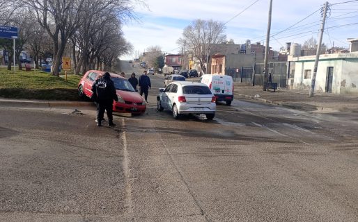 Una mujer de 71 años debió ser asistida tras un choque en avenida Rivadavia