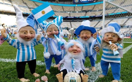 Tras sufrir un robo, una emprendedora busca recuperar sus herramientas y los duendes del Mundial que tenía a la venta
