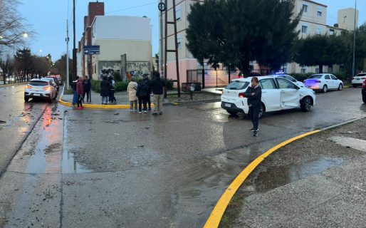 Dos vehículos protagonizaron un choque en la zona sur de Comodoro