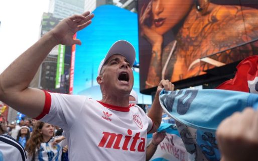 “No tengo voz y en el partido será peor”: los testimonios de los hinchas argentinos que participaron del banderazo en Nueva York
