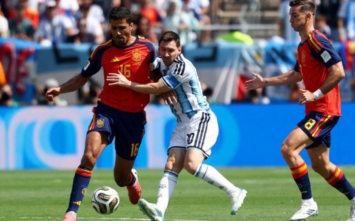 Argentina equilibró el trámite, pero no inquieta a España: empata en el primer tiempo de la final