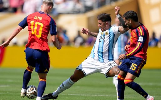 Tras un primer tiempo vibrante y equilibrado, Argentina y España empatan sin goles y la final del Mundial sigue abierta