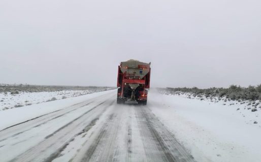 Nieve pisada, escarcha y visibilidad reducida afectan la transitabilidad hacia Garayalde, Sarmiento y Santa Cruz