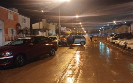 Manejaba un remís con 0,70 g/l de alcohol en sangre y desató un choque en cadena frente a la Comisaría Quinta