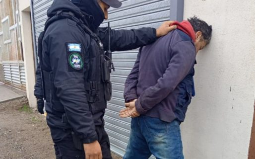 <strong>Intentó robar fiambres por casi $65 mil de un supermercado y fue detenido tras una persecución</strong>