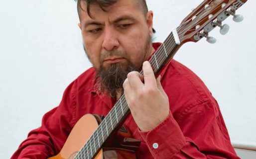 <strong>Un músico de Comodoro busca ayuda para cumplir el sueño de llevar su arte a Europa</strong>