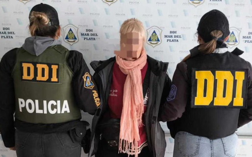 Una mujer contrató a una tarotista para hacerle una maldición a su nuera y ahora denuncia una extorsión de más de $50 millones