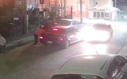 Entró en contramano, chocó y escapó