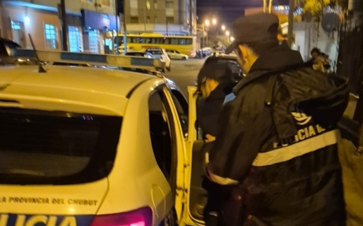 Detuvieron a un hombre de 34 años por agredir a su pareja en la vía pública
