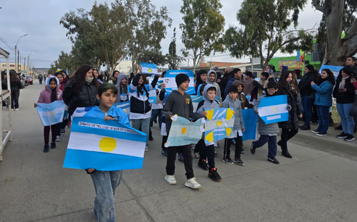 La Escuela Provincial N° 155 celebró el Día de la Independencia con su tradicional desfile cívico-militar