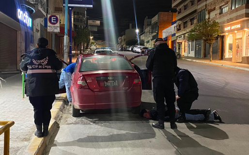 Manejaba borracho, chocó y su acompañante terminó demorado tras invitar a pelear a los policías