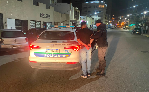 Rompió el silencio de la madrugada a los gritos y terminó demorado