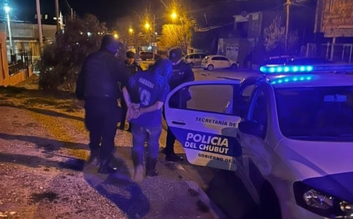Detuvieron a un hombre por golpear a su pareja durante la madrugada