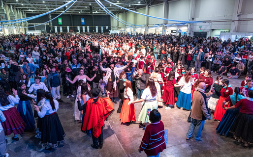 Día Mundial del Folklore: Comodoro se prepara para un festival solidario en el Predio Ferial