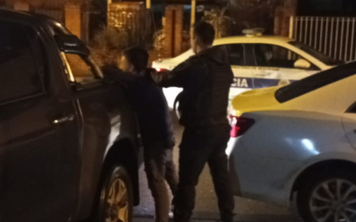 Robó tres testers de perfumes de una farmacia y huyó en Uber: terminó detenido