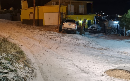 Las bajas temperaturas complican el tránsito: solicitan evitar caminos alternativos y pendientes
