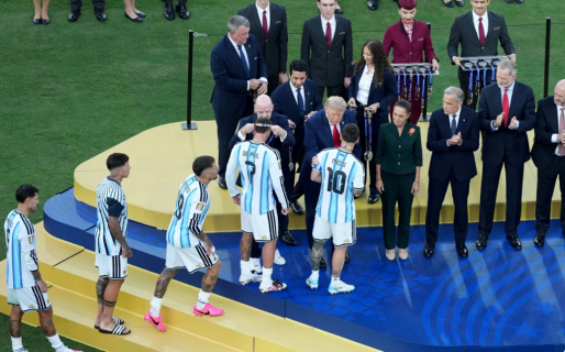 El gesto de Cuti Romero hacia Donald Trump al momento de recibir la medalla del segundo puesto
