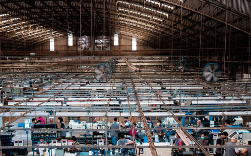 El fabricante de Nike y Adidas cierra su última planta en la Argentina y despide a sus 150 trabajadores