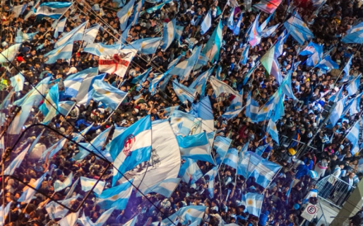 «El que no salta es un inglés»: Argentina está en la final y el centro de Comodoro se llena de festejos