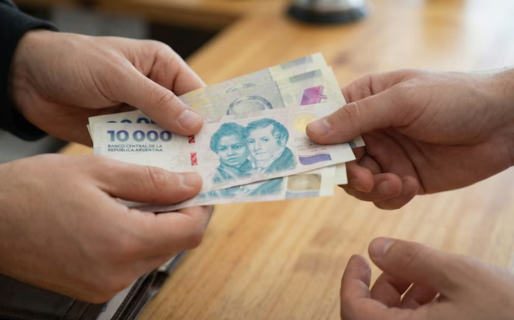 Mora récord: los argentinos destinan casi un cuarto de su salario a pagar deudas