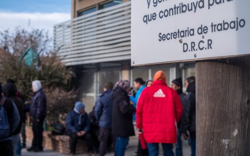 Ex choferes de Patagonia Argentina exigen el pago de sus salarios: “Hasta que no nos depositen seguiremos visibilizando el reclamo”