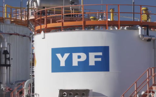 YPF pidió sumarse al RIGI con un proyecto de US$50.000 millones para exportar gas licuado de Vaca Muerta