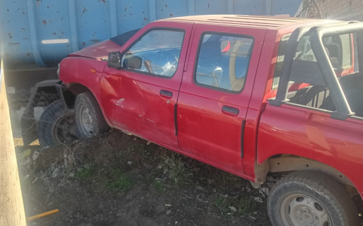 El séptimo choque del día: una camioneta impactó contra el acoplado de un camión en el San Cayetano