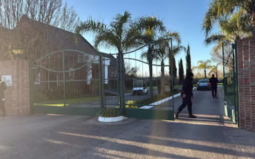 Lionel Messi despide junto a su familia a su papá Jorge en un cementerio de Rosario