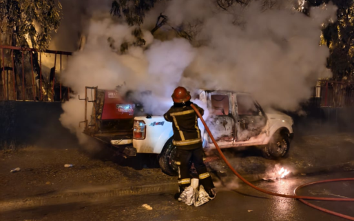 Una camioneta estacionada se incendió en las inmediaciones del playón del barrio Restinga Alí