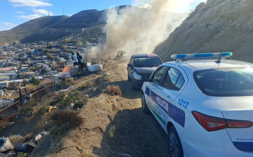 Un feroz incendio destruyó una vivienda precaria en la zona alta del Pietrobelli
