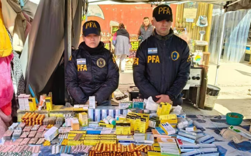 Vendían medicamentos de forma ilegal en una feria: cayeron tras la denuncia de una droguería